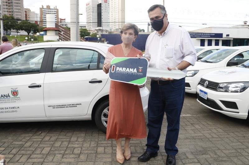 Saúde entrega carros e anuncia mais R$ 6,7 mi para região