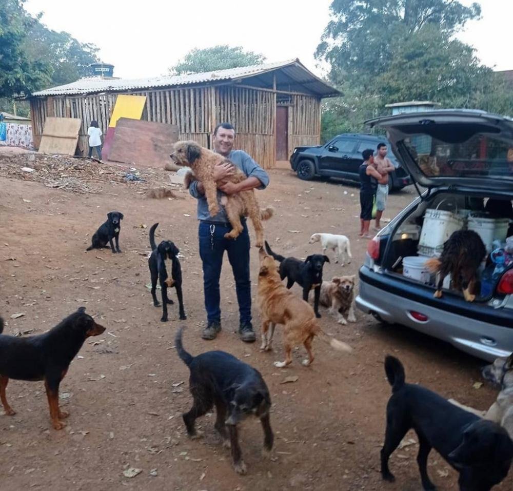 Davi Goleiro: ex-goleiro profissional de futebol, agora luta pelos direitos dos animais fora dos campos