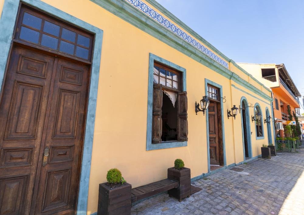 Conheça a Casario 1915, nova pousada da Serra Verde Express em Morretes