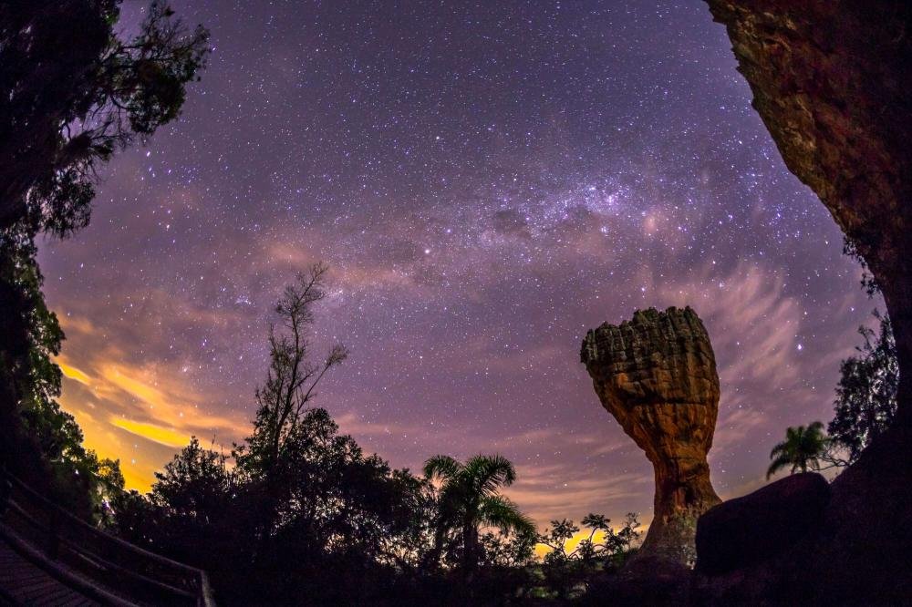 Parque Estadual de Vila Velha inicia temporada de Caminhada Noturna