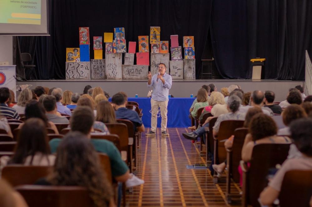 Semanas pedagógicas da UEPG debatem o papel das novas tecnologias