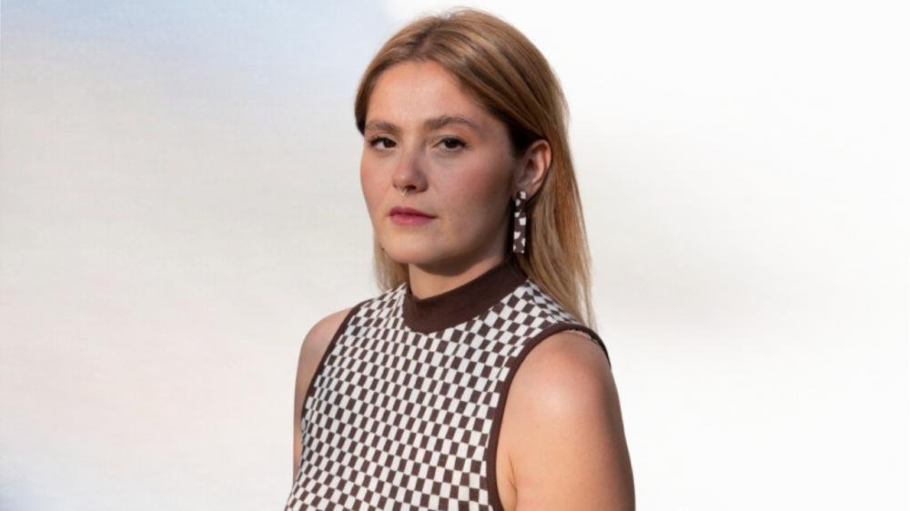 Exposição inédita em Curitiba explora a morte e as múltiplas facetas do luto na relação humana