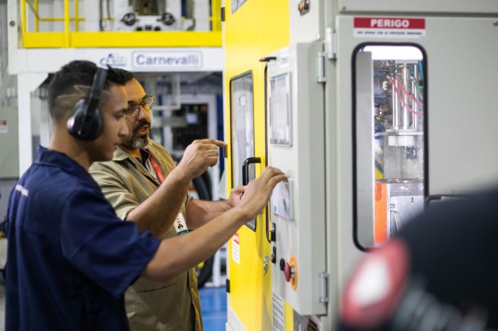 Inscrições para vagas gratuitas em Cursos Técnicos do Senai PR seguem até 13 de março 