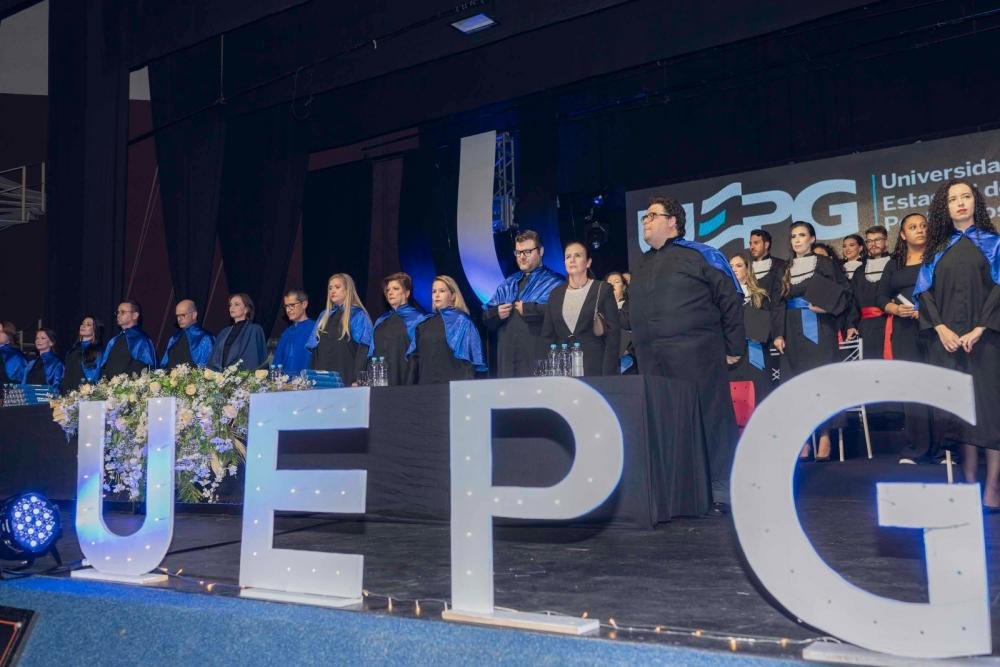 Vice-prefeita Rita participa da formatura da UEPG