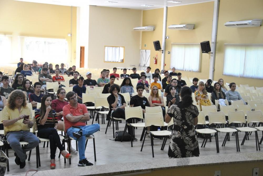 Campus da UTFPR Ponta Grossa recebe ações para debater internacionalização