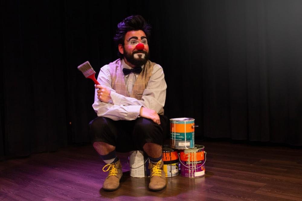 Espetáculo Olirrô, o Pintor acontece neste domingo, no Sesc Estação