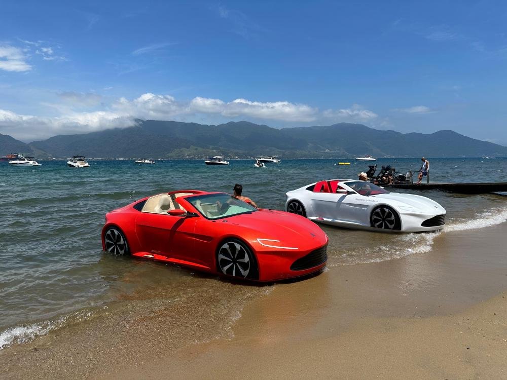 Carro aquático vira febre no Brasil e está à venda online