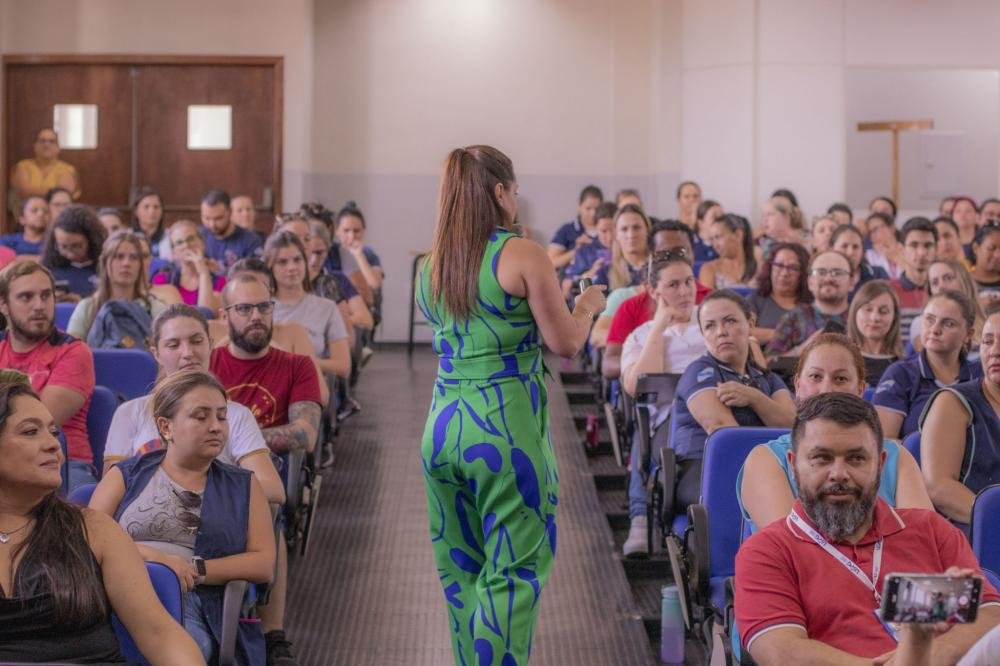 Projeto da UEPG lança livros infantis sobre animais comunitários