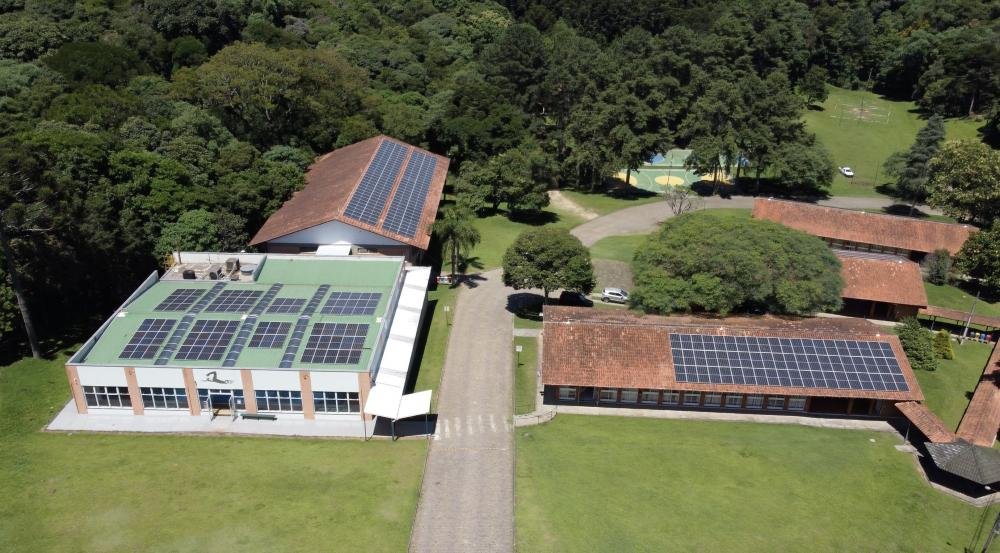 Painéis fotovoltaicos reduzem gastos com energia elétrica e colaboram com o meio ambiente