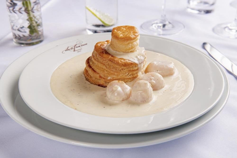 Ile de France homenageia Curitiba na Semana da Páscoa