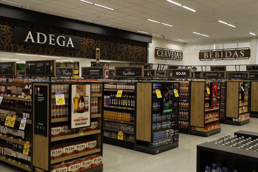 Condor reinaugura primeira loja da rede e marca início das comemorações de 50 anos