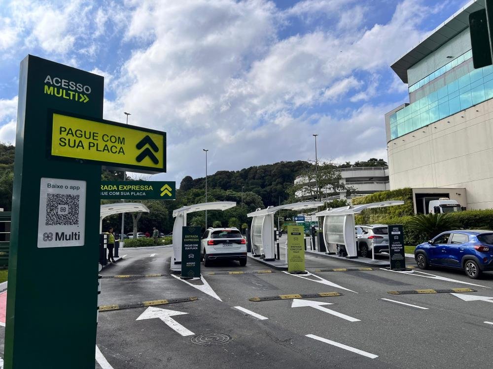 ParkShoppingBarigüi tem entradas sem cancelas e sistema com pagamento de estacionamento pela placa