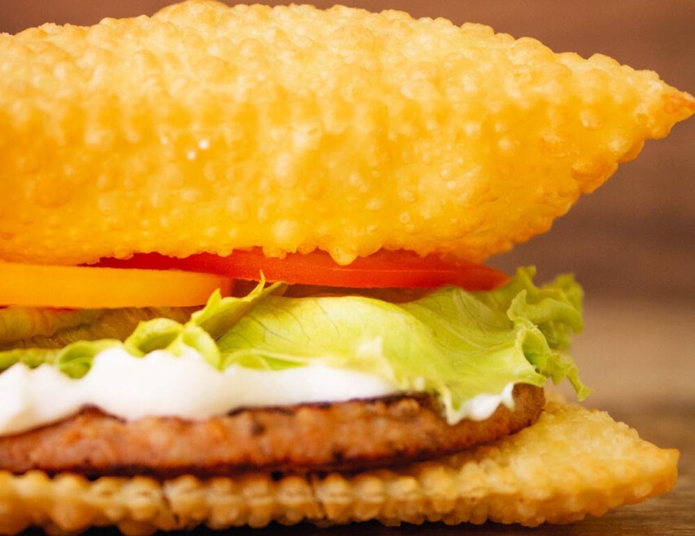 10 PASTÉIS lança Pastel Burguer