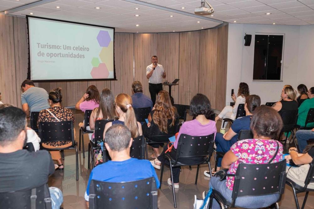 Lançamento do Programa + Turismo reúne empresários de Telêmaco Borba