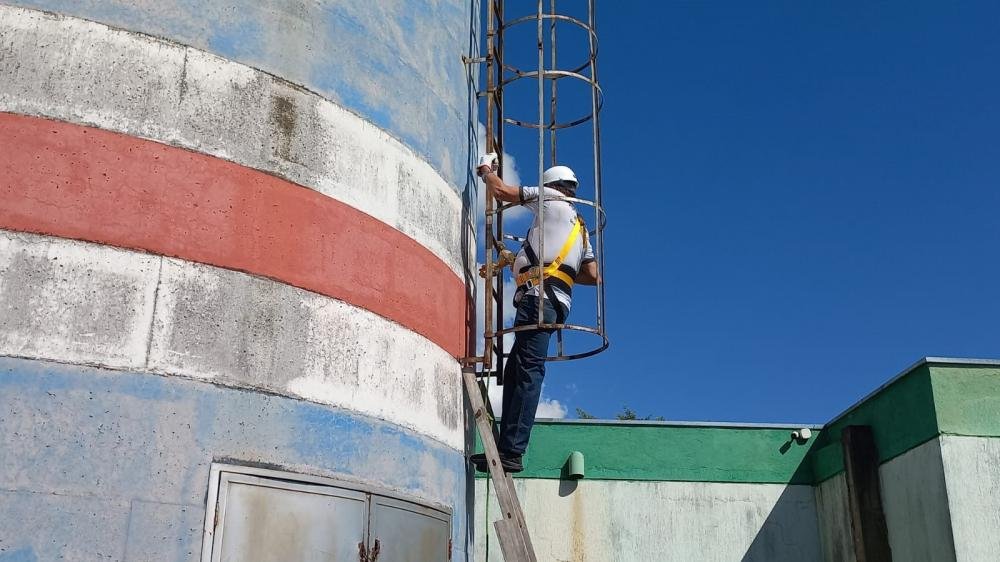 Agentes de Endemias de Telêmaco Borba passam por treinamento para trabalho em altura