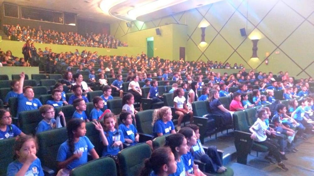 Cine-Teatro Ópera recebe a visita de 5,8 mil alunos da Rede Municipal em uma semana
