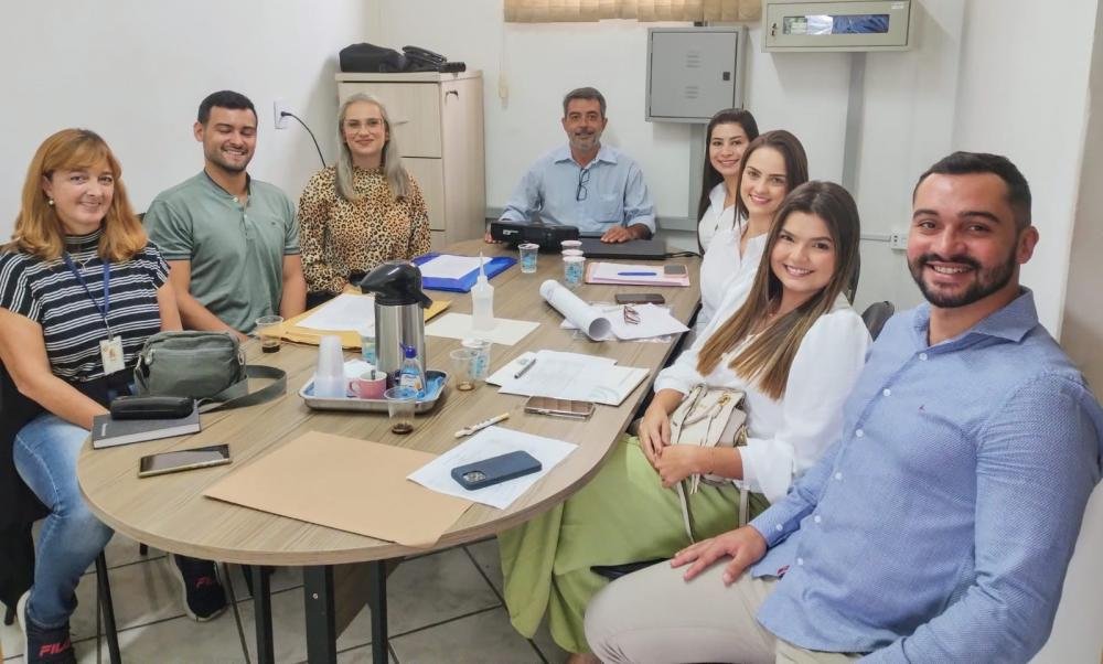 Telêmaco Borba recepciona mais seis novos médicos e nove agentes de combate às endemias