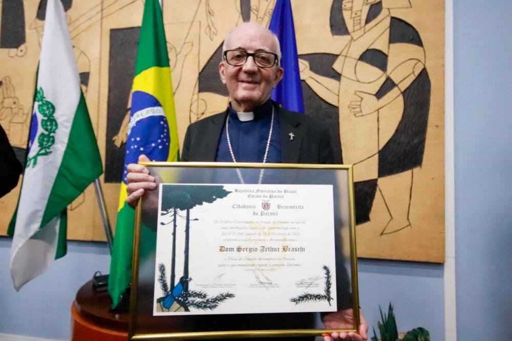 Dom Sergio recebe título de Cidadão Benemérito do Paraná