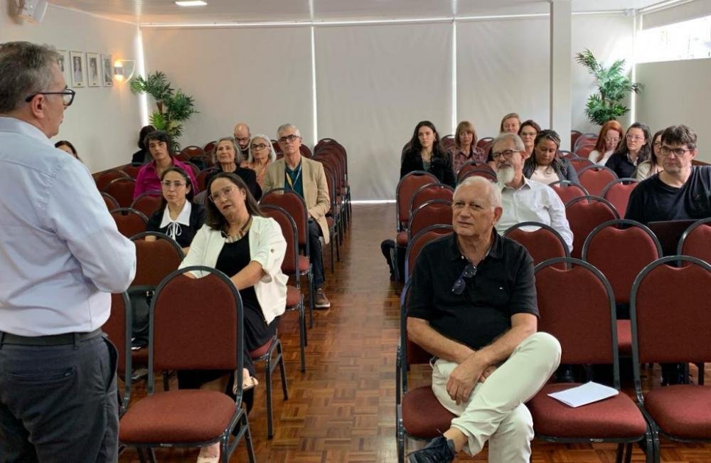 Sinepe/PR promove curso sobre curricularização da extensão