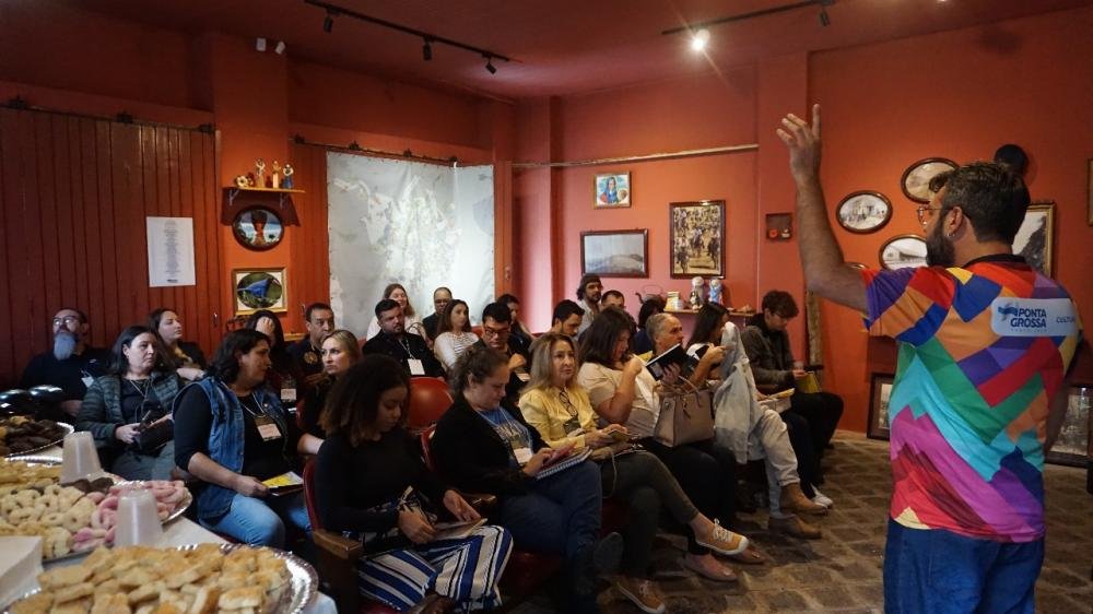 Gestores de Cultura participam de reunião em Ponta Grossa