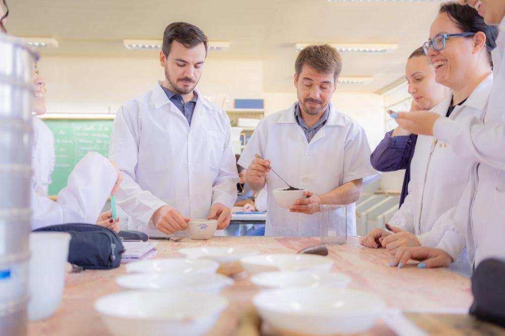 Pesquisa foi desenvolvida pelos professores Elias e Eduardo Pereira, do Departamento de Engenharia Civil da UEPG. Imagem: Jéssica Natal/UEPG