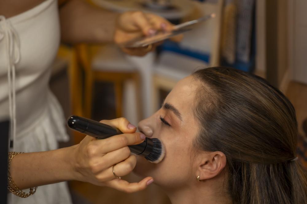 Workshop gratuito em Curitiba aborda maquiagem visagista, com valorização de cada pessoa