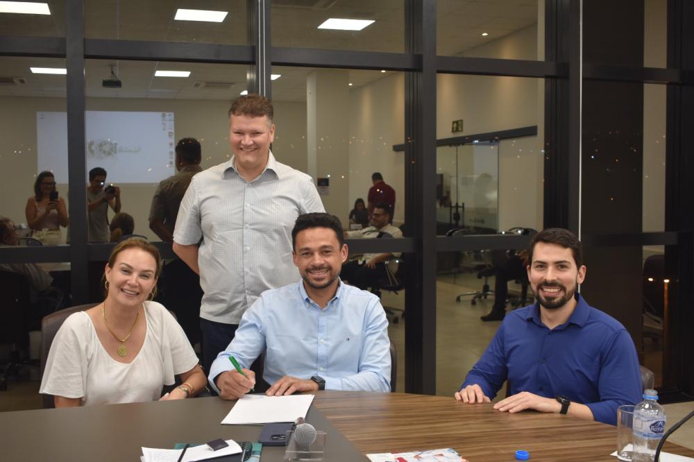 Associados da ACIPG podem ter descontos na fatura de energia