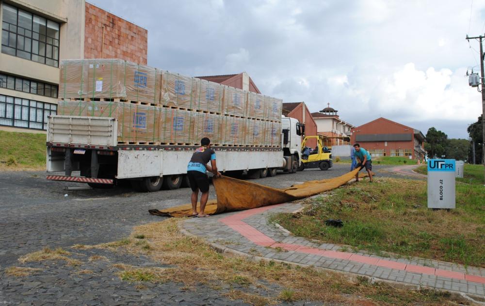 Projeto de eficiência energética da UTFPR Ponta Grossa recebe painéis solares 