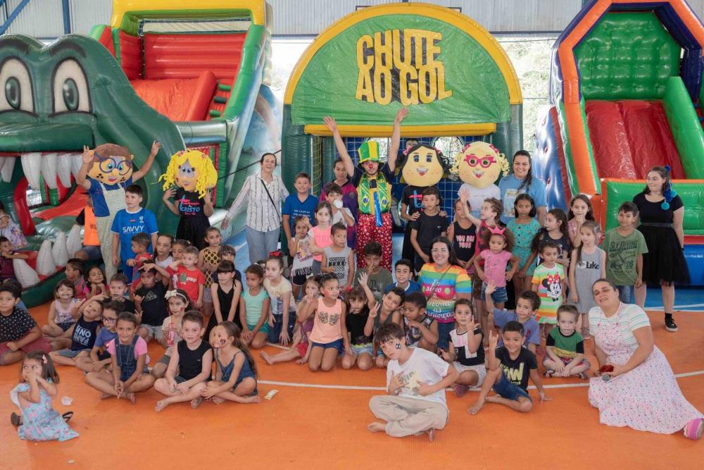 Projeto Brincar leva diversão, orientação e alegria aos moradores do Santa Rita