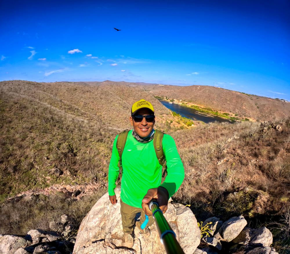 O Guia de Piranhas: Explorando o Cangaço com Anderson