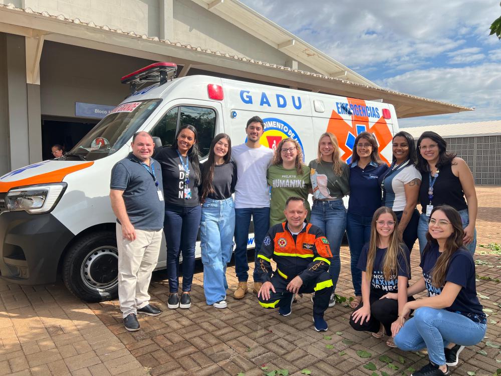 Médicos e estudantes de Campo Mourão partem em missão humanitária para ajudar vítimas das enchentes do RS