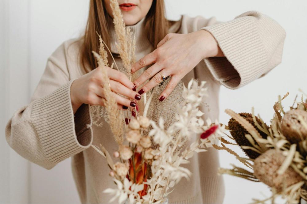 Flores secas seguem como tendência de decoração; saiba como usar