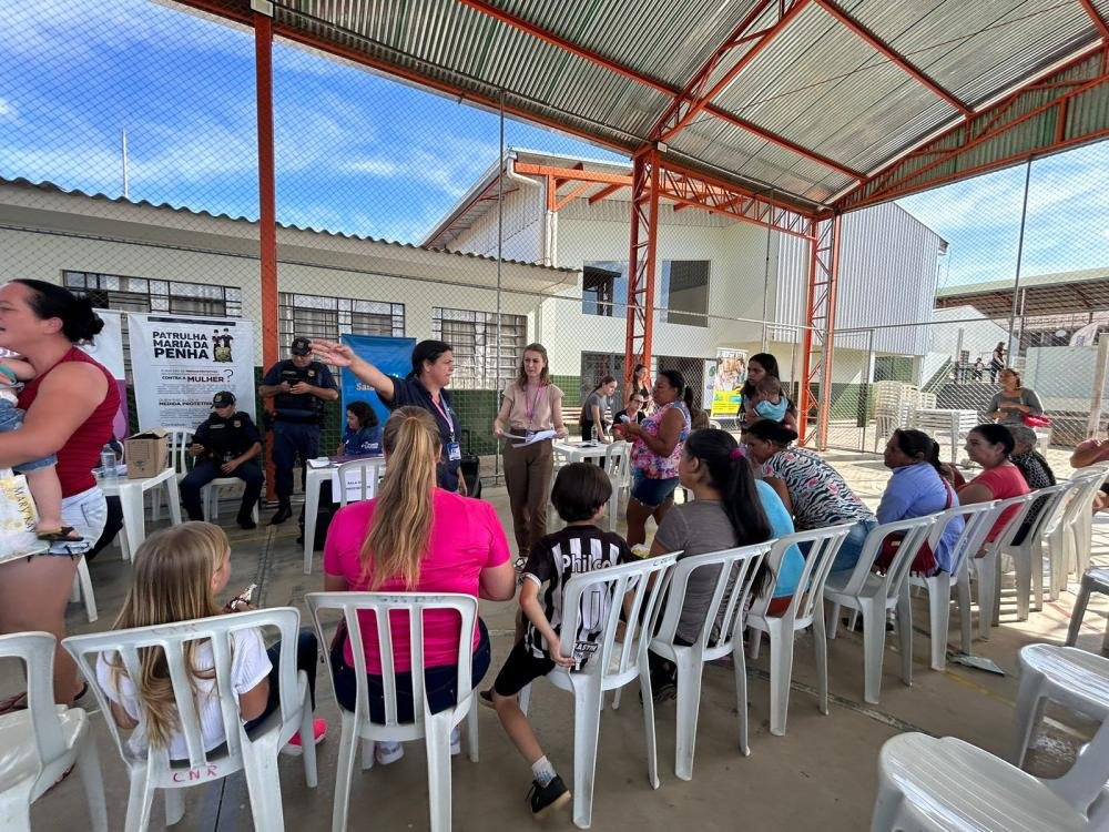 Ação descentralizada oferece serviços à comunidade no Borato