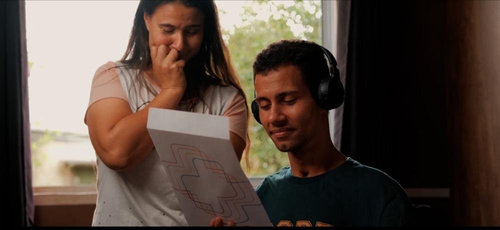 Pacientes do Hospital Universitário Cajuru ganham músicas personalizadas por Inteligência Artificial