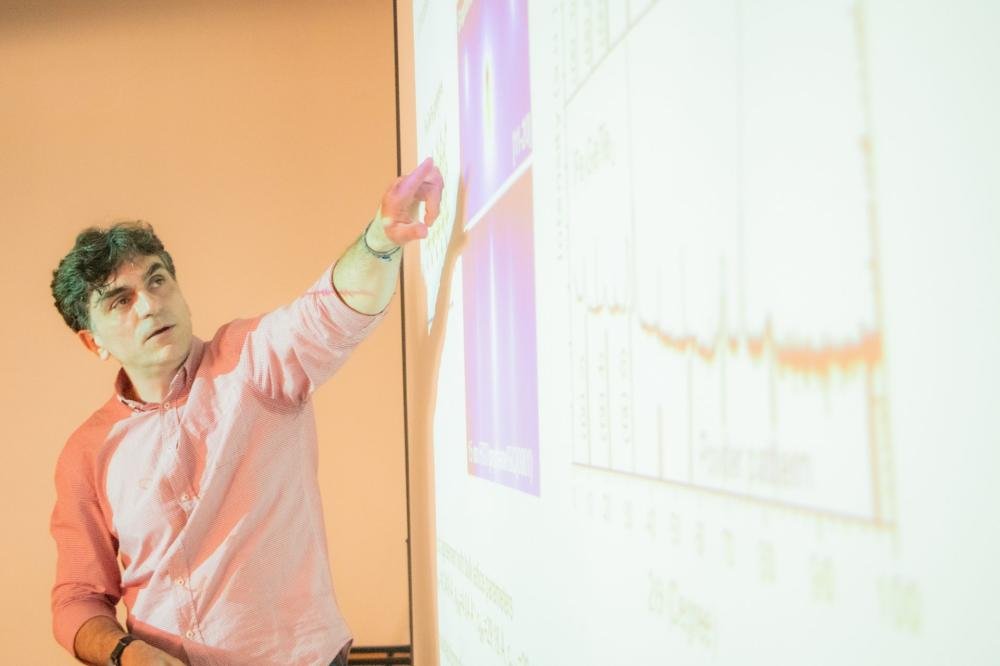 Físico formado pela UEPG comanda pesquisa sobre materiais na Alemanha