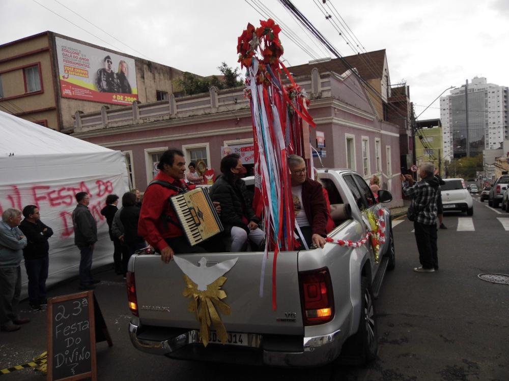 Festa do Divino reuniu devotos do Espírito Santo