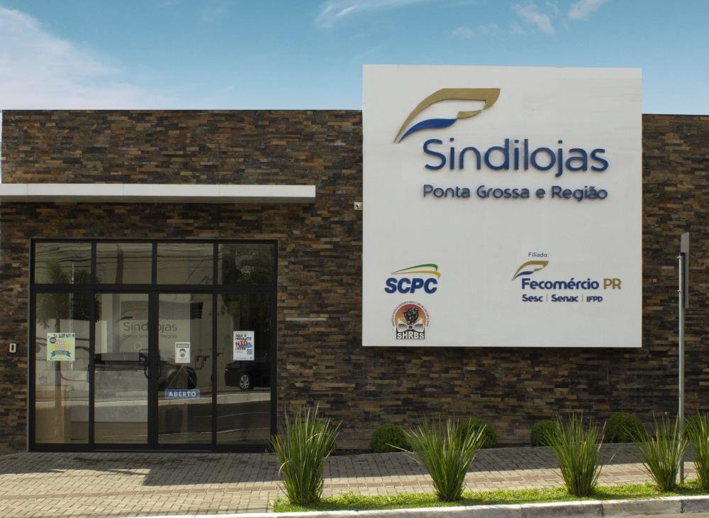 Lojistas precisam solicitar autorização para abrirem em feriados