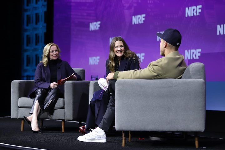 O poder do propósito nos negócios: atriz norte-americana investe no varejo vendendo "experiência da família unida"