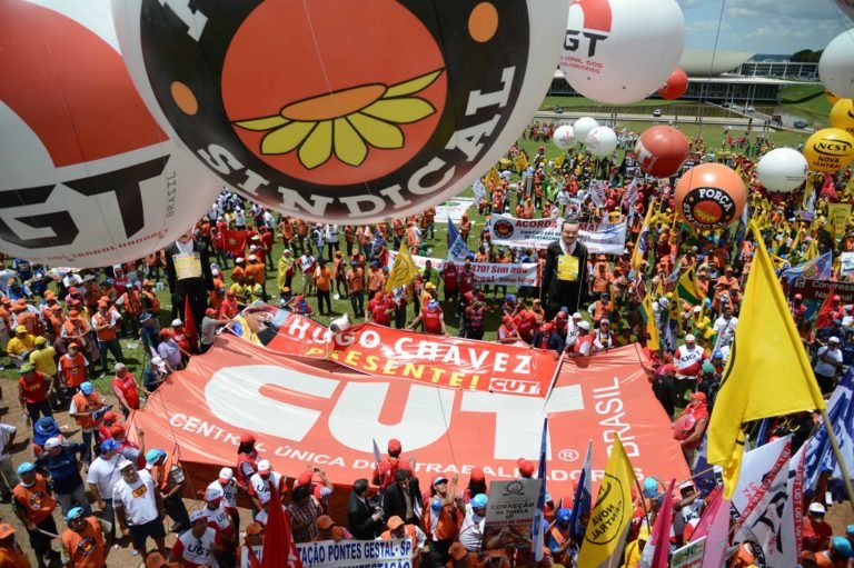 Sindicatos criam dificuldades ao empregado que recusa pagar contribuição assistencial