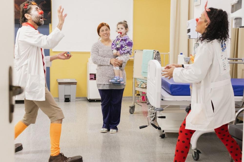 Projeto Nariz Itinerante leva palhaçaria a UPAs, CAPS e hospitais públicos de Curitiba e região metropolitana