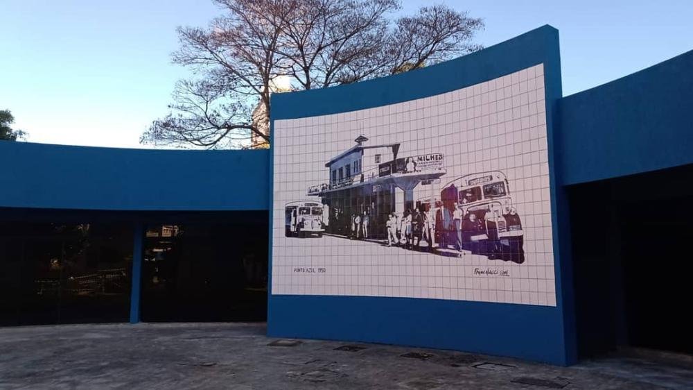 Exposição retrata 30 anos de carreira de Solange Leminski