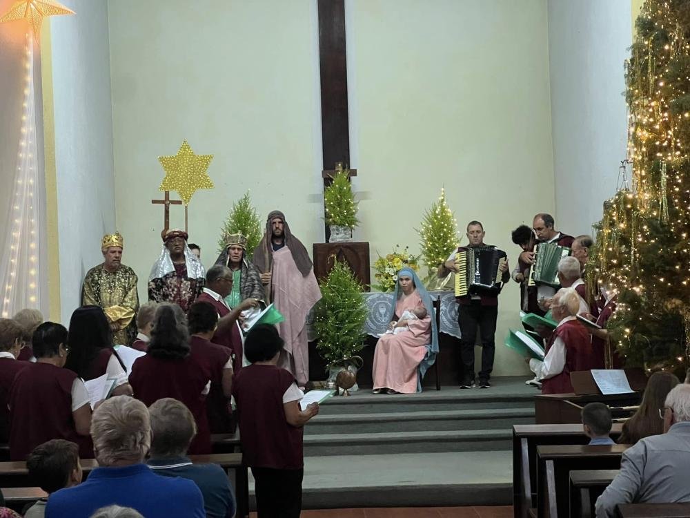 Tradição em Castro, Folia de Reis segue ainda nesta segunda-feira