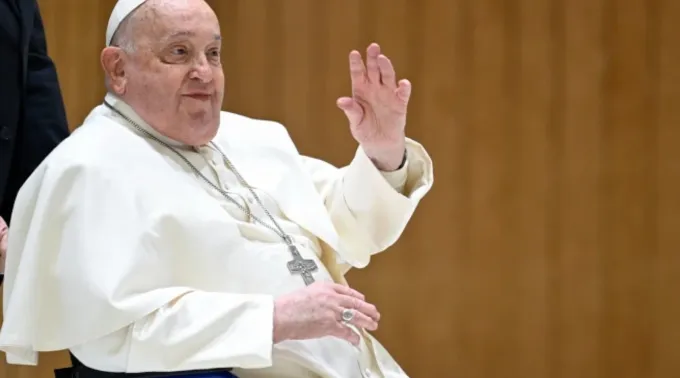 Papa Francisco é hospitalizado em Roma para tratar bronquite