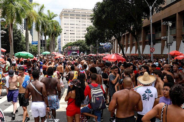 Carnaval aquece bares e restaurantes, mas contratações temporárias ficam abaixo do esperado