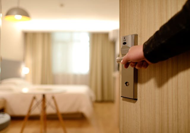 Como Escolher um Hotel de Luxo Sem Gastar uma Fortuna