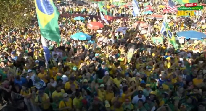 Manifestação pró-anistia reúne apoiadores de Bolsonaro em Brasília
