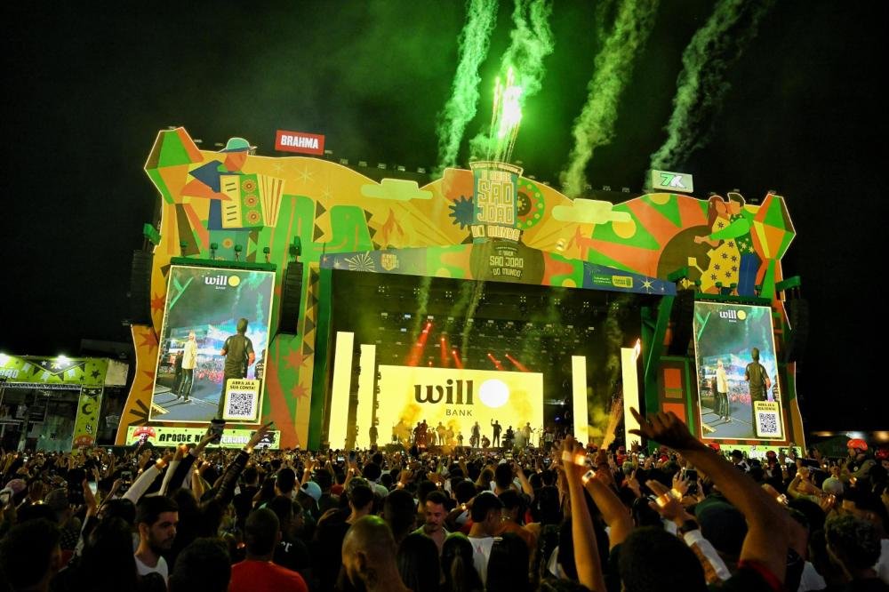 Will bank lança Will Pay em show de João Gomes e transforma São João de Campina Grande em um verdadeiro mar amarelo