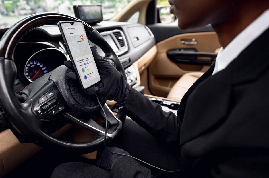 Aplicativo de transporte exige carros específicos para categorias luxuosas