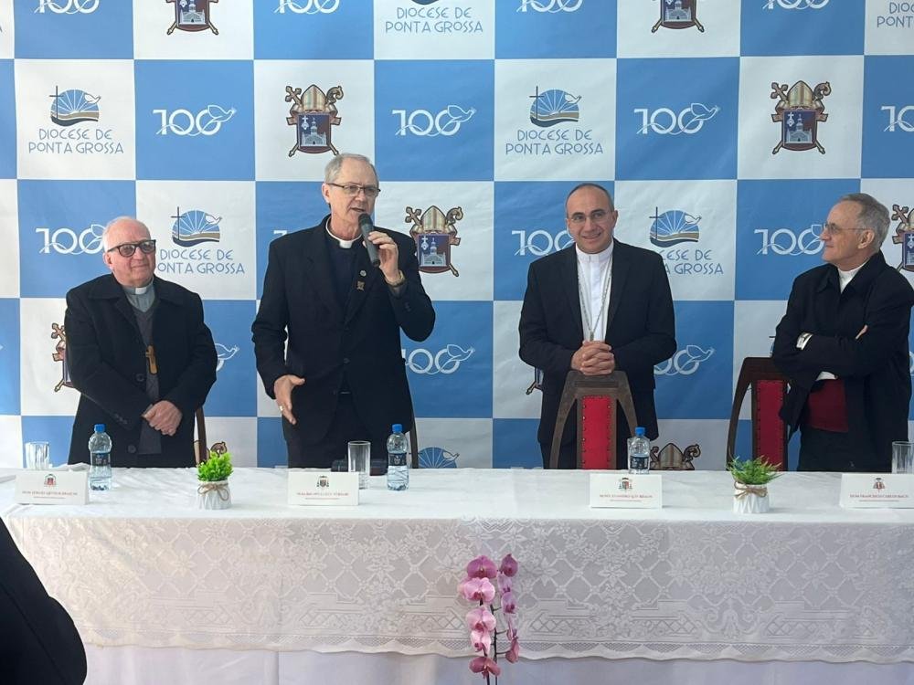 “Quem aceita ser bispo, ou é santo ou louco”, brinca Dom Francisco em coletiva em Ponta Gross