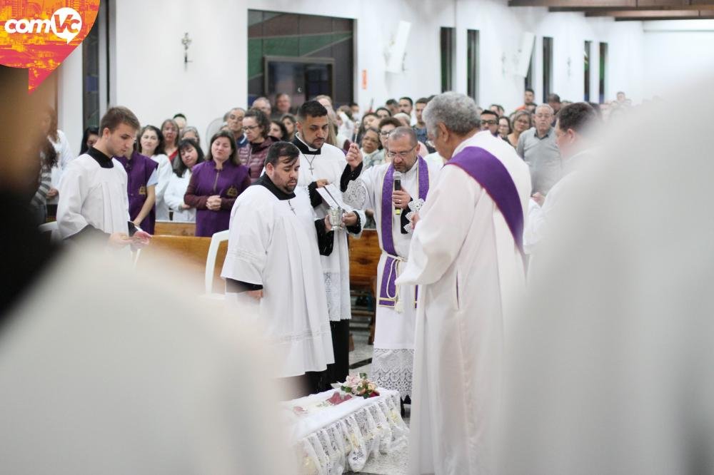 Ponta Grossa se despede do padre Noé